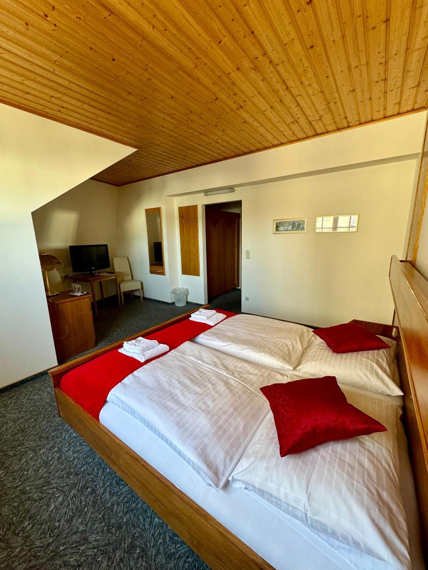 Hotel Die Traube Admont Esterno foto