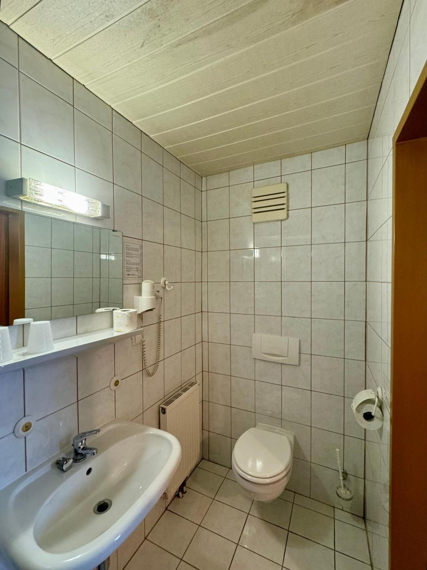 Hotel Die Traube Admont Esterno foto
