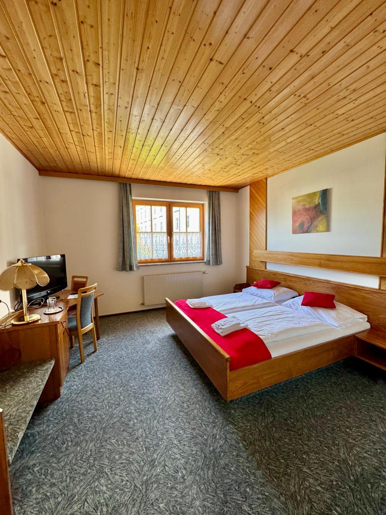 Hotel Die Traube Admont Esterno foto