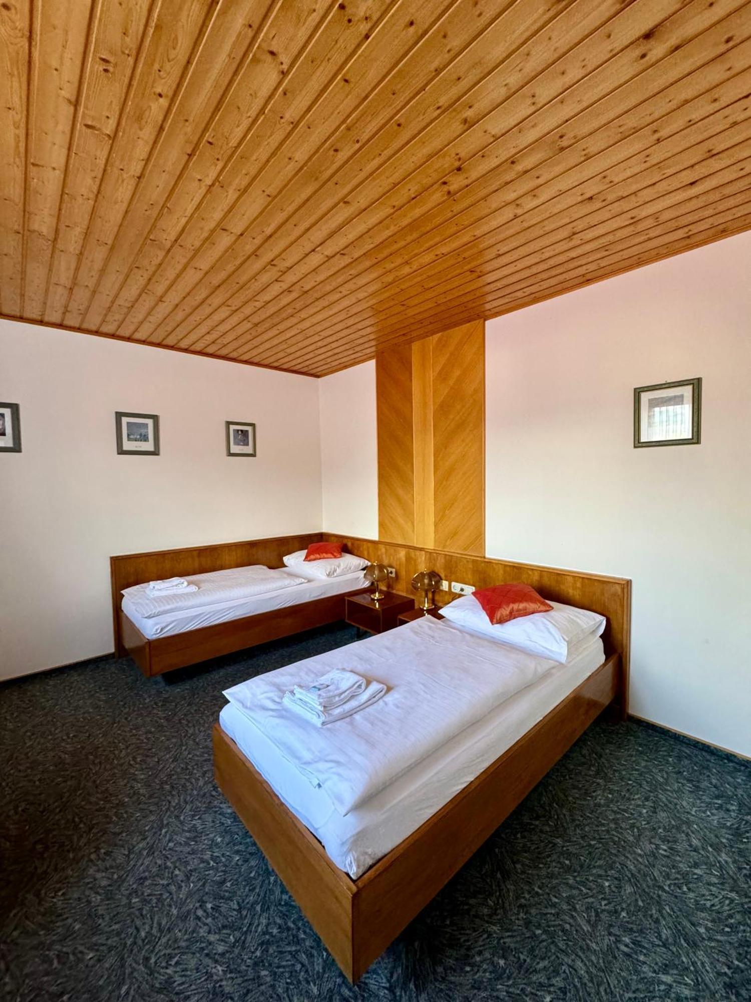 Hotel Die Traube Admont Esterno foto